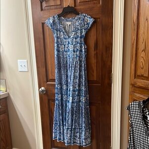 Wonderly Blue and White V-Neck Maxi Sundress